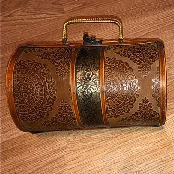 Vintage Decorative Hollow Wood Home Accent w metal slide closure - Picture 1 of 2